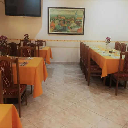 Panorama Hotel 2*